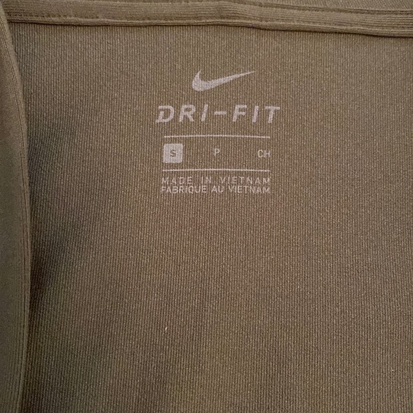 Rare Nike Dri-Fit Woman’s Cardigan - Picture 5 of 6